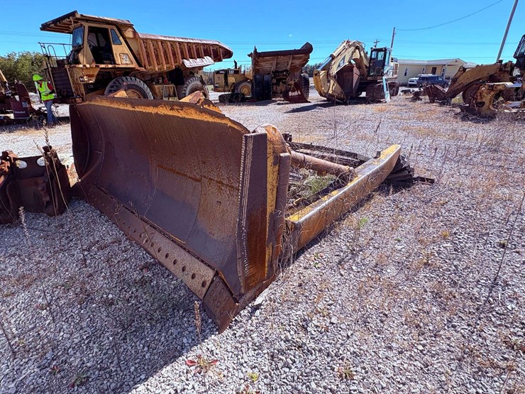 cat-semi-u-push-blade-image-1