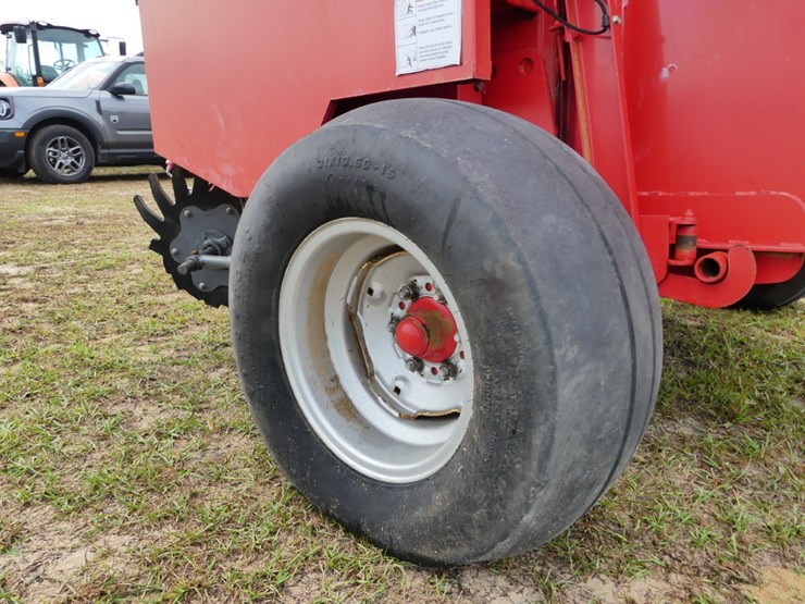 massey-ferguson-1745-image-5