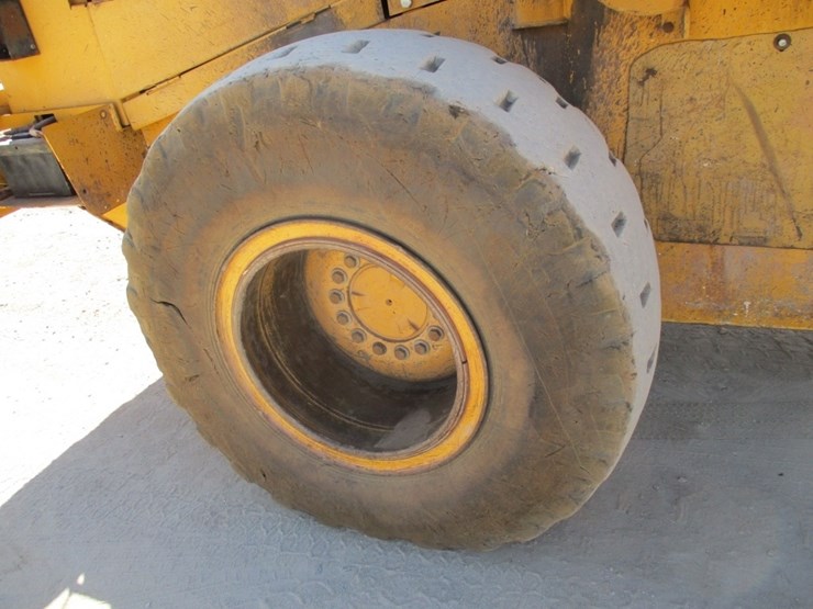 2000-deere-624h-image-21