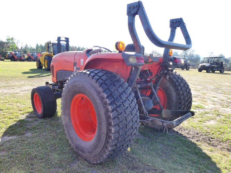 2018-kubota-l4701-image-3