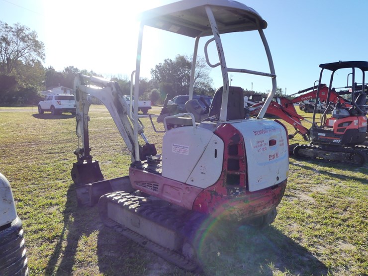 takeuchi-tb216-image-4