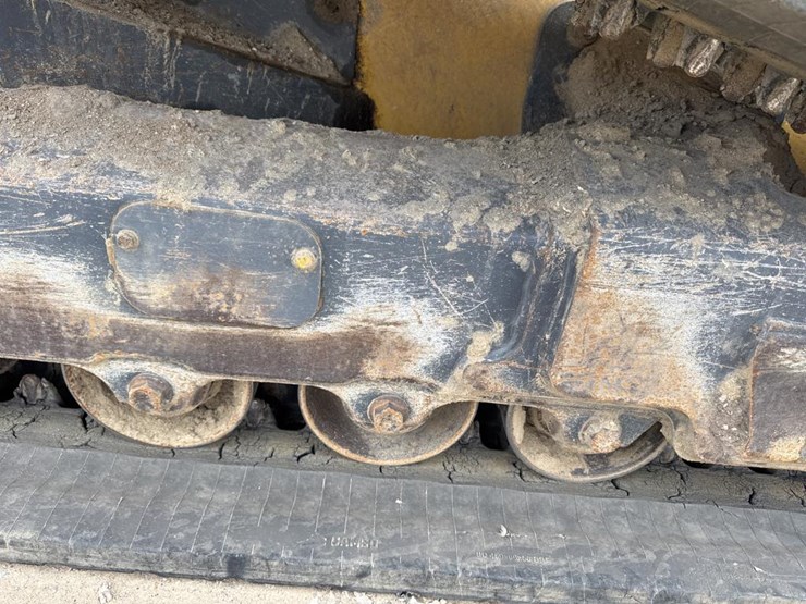 2019-deere-331g-image-37