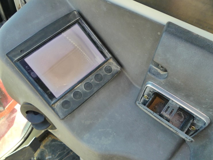 takeuchi-tb235-2-image-16