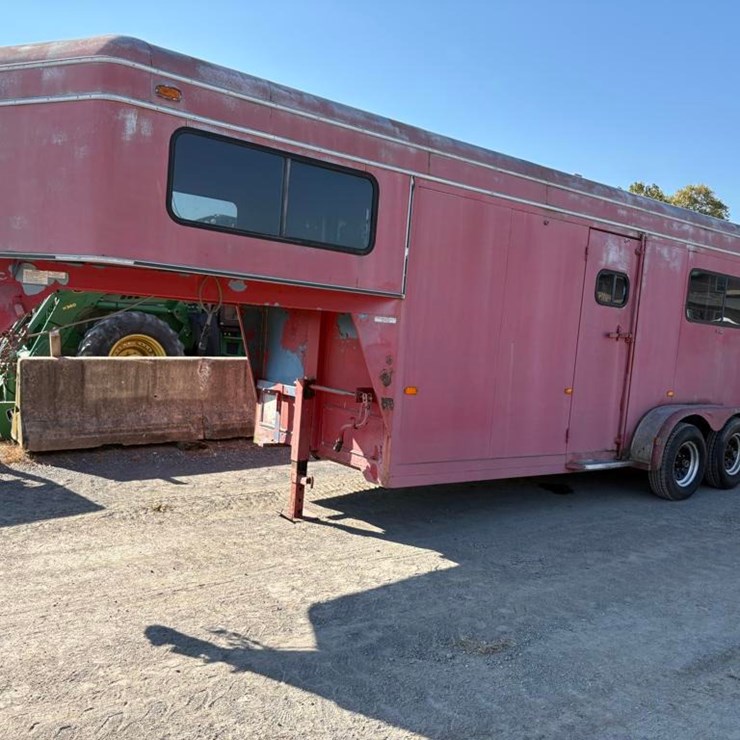 Sundowner Gooseneck 2 in1 Horse Trailer w/NO Title