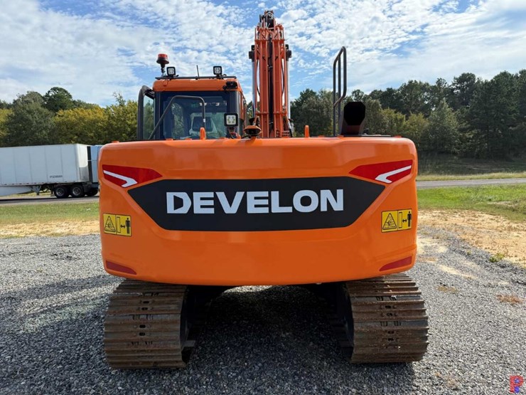 2024-develon-dx140lc-7k-image-3