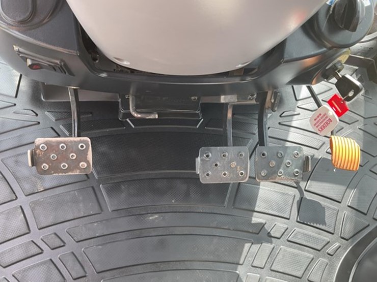 #39-•-2019-kioti-px1053-loader-tractor-image-23