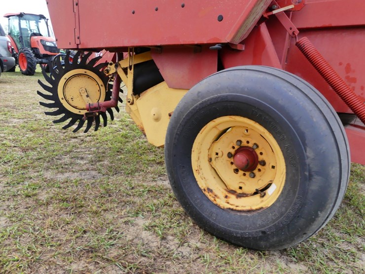 new-holland-650-image-6