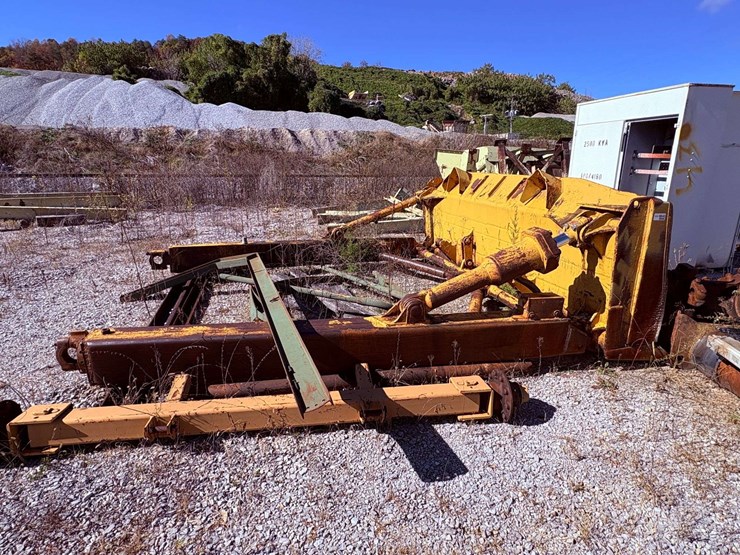 cat-semi-u-push-blade-image-8