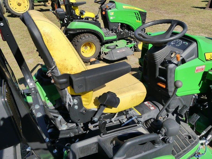 2022-john-deere-1025r-image-13