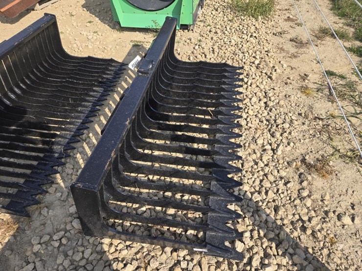 #5888-•-new-76"-skid-steer-skeleton-bucket-low-side-image-4