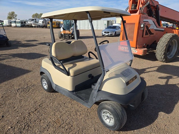 2015-club-car-golf-cart-image-2