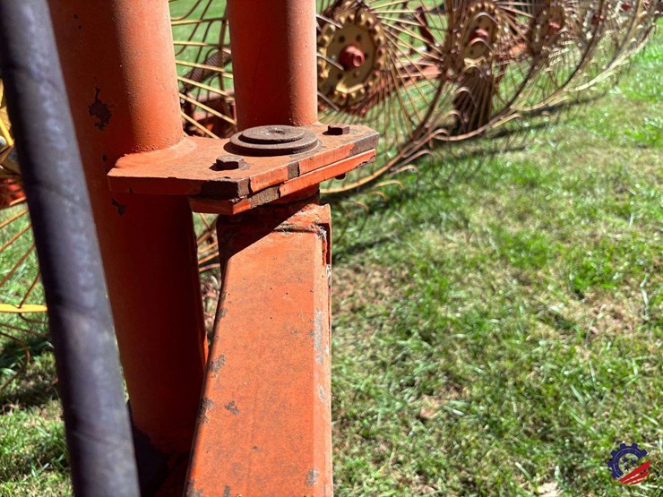 enoagricola-rossi-rt7-9-9-wheel-hay-rake-image-10