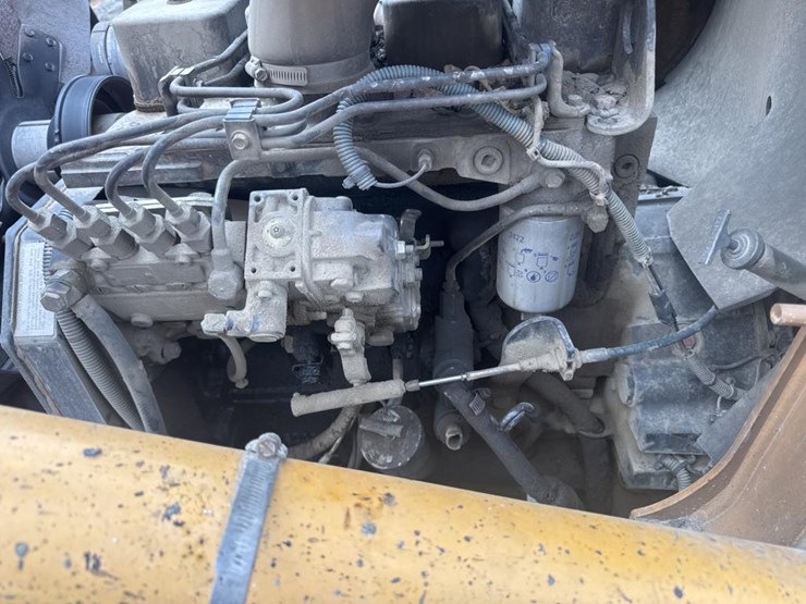 2007-case-570m-xt-image-52