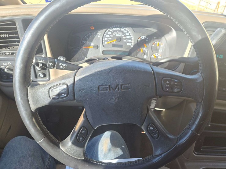 2003-gmc-yukon-xl-image-17