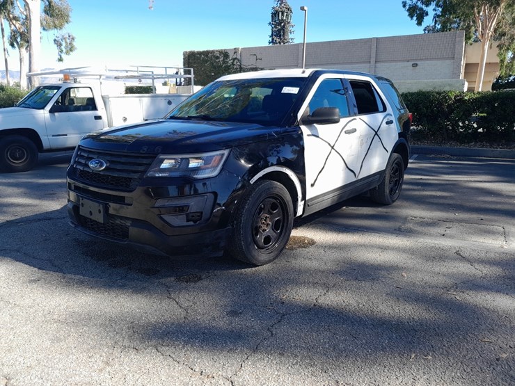 2018-ford-explorer-image-2