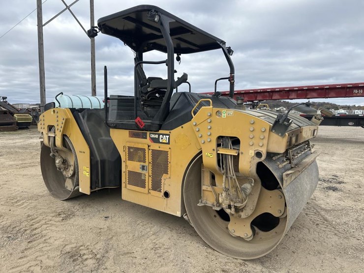 caterpillar-cb64b-image-7