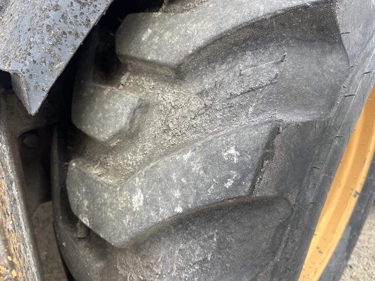 case-570l-xt-image-42