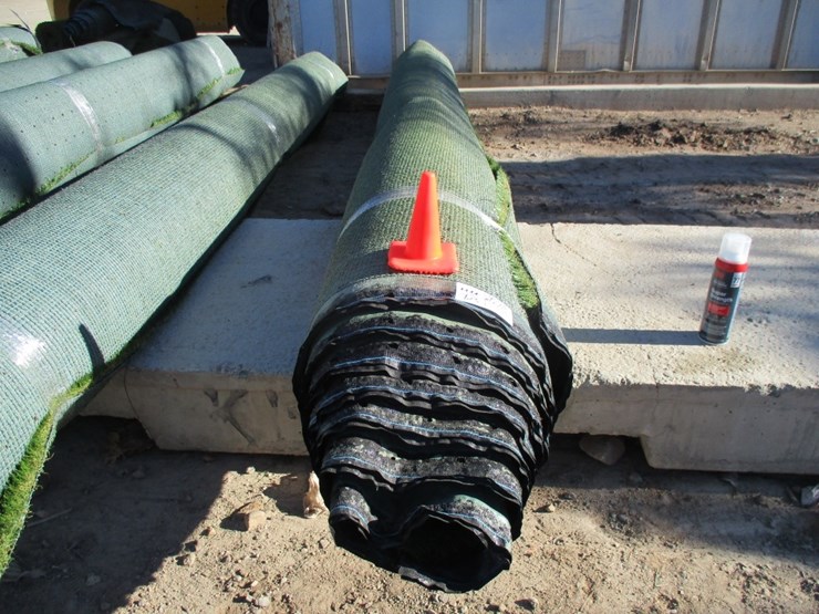 unused-roll-of-artificial-turf-image-1