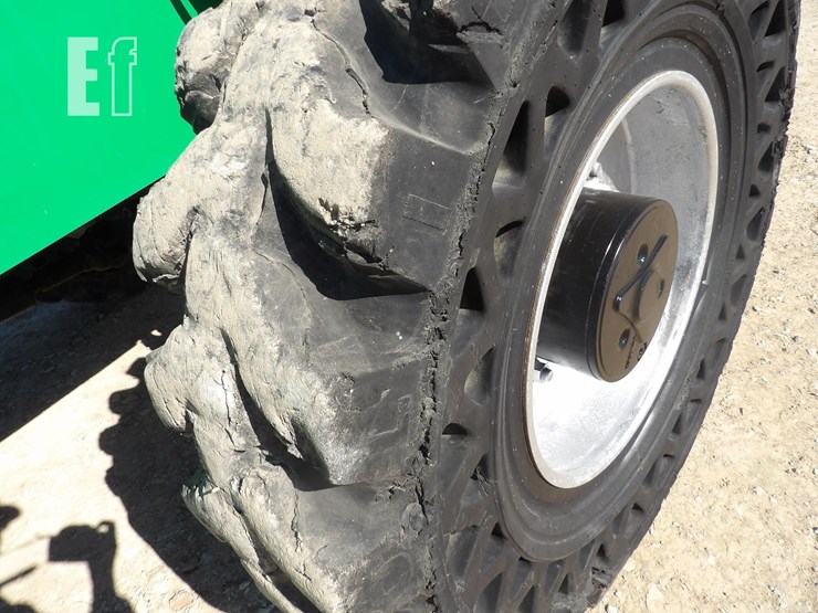 2017-sky-trak-10042-image-16