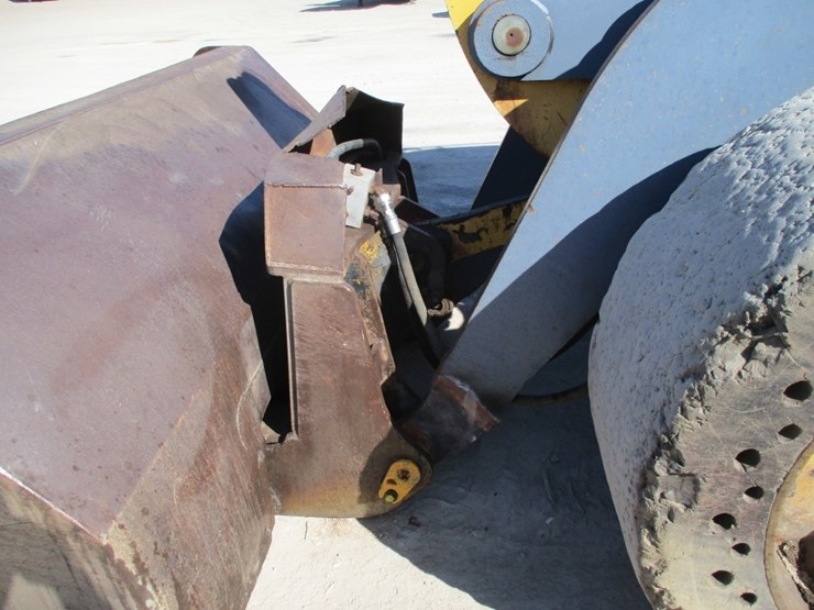 2000-deere-624h-image-15