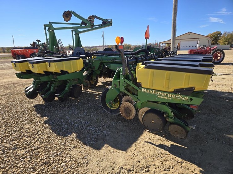 2025-john-deere-1780-image-8