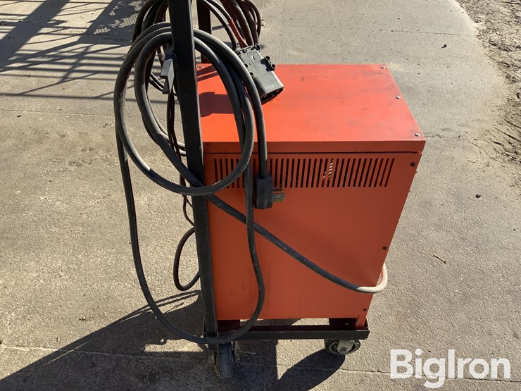 eagletronic-sr2400-mtl-forklift-battery-charger-image-12