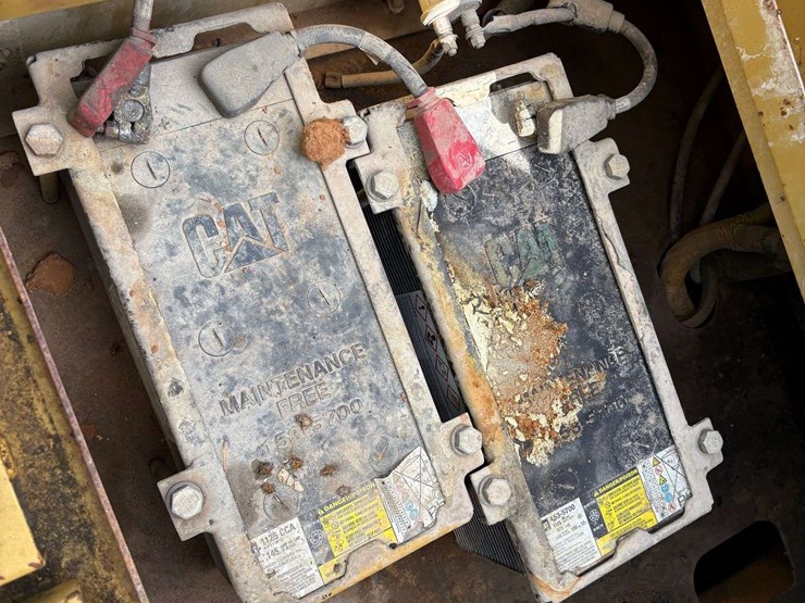 1999-caterpillar-375l-image-44