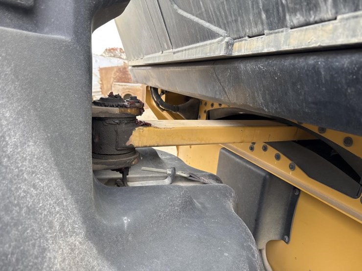 caterpillar-cb64b-image-20