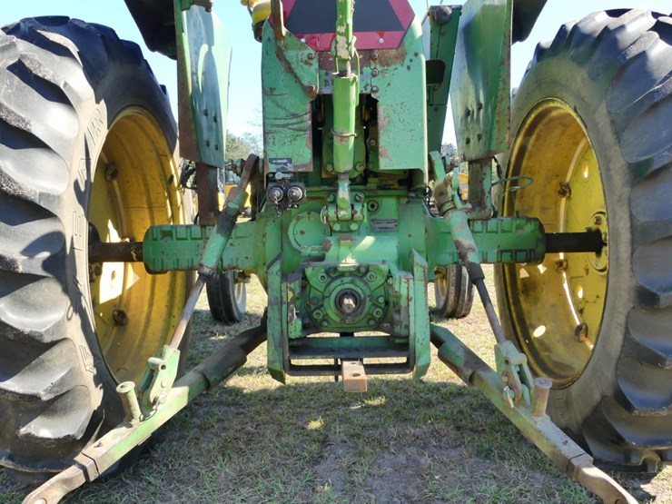 john-deere-2520-image-5