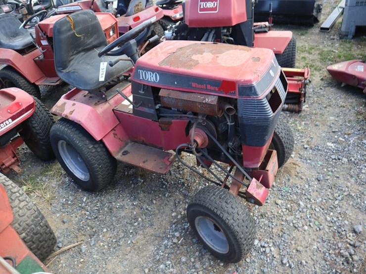wheel-horse-lawn-&-garden-tractor-image-1
