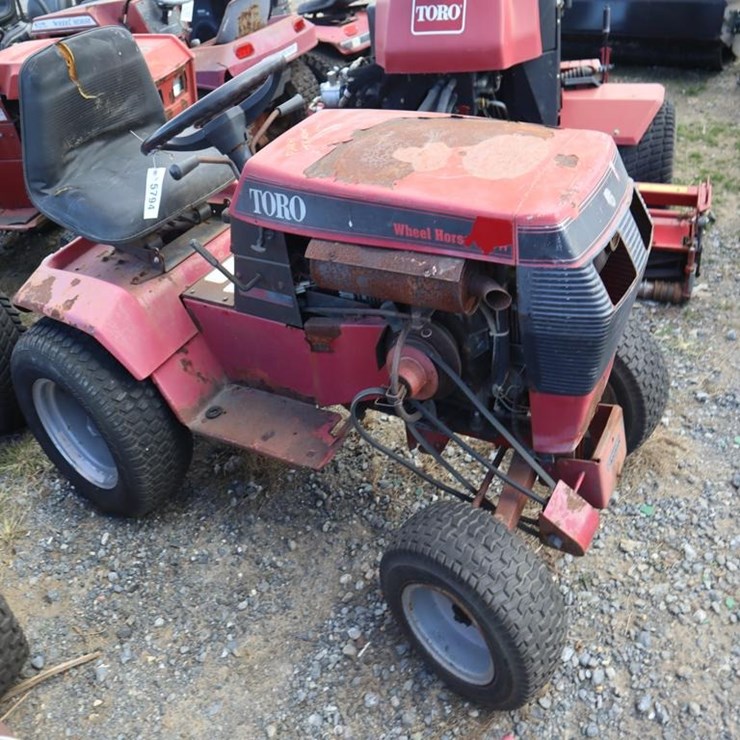 Wheel Horse Lawn & Garden Tractor