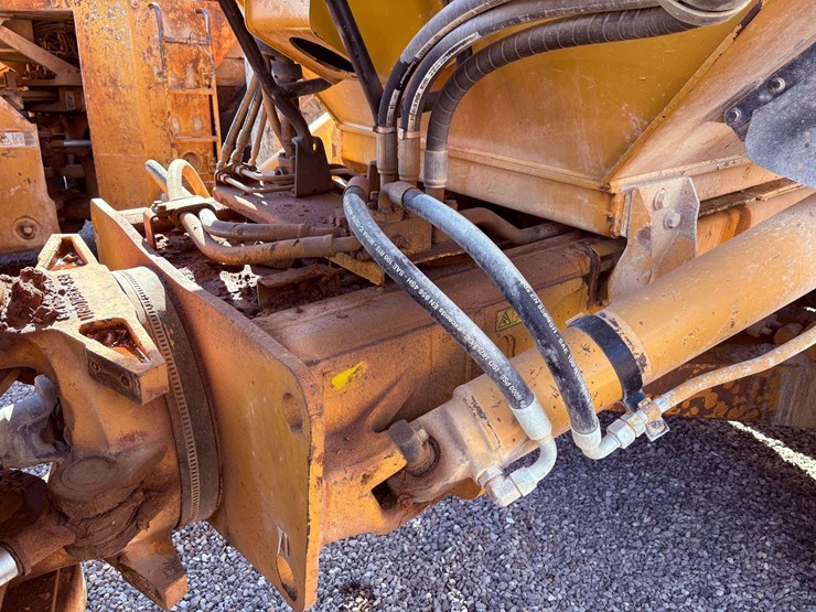 2007-caterpillar-740-image-19