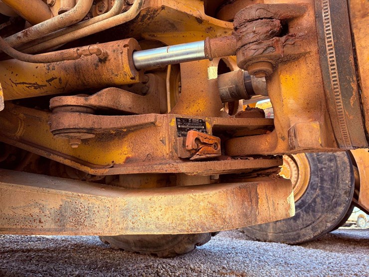 2007-caterpillar-740-image-22