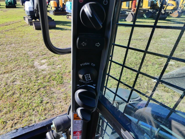 2022-new-holland-c332-image-16