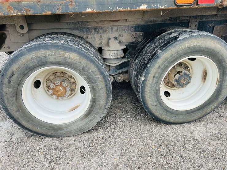 1999-freightliner-tri-axle-dump-truck-image-70