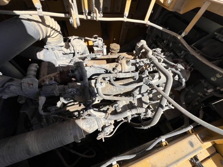 2019-deere-670g-lc-image-54