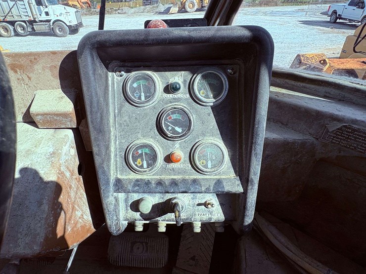 1982-caterpillar-988b-image-51