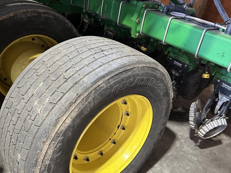 2014-john-deere-db60-image-11