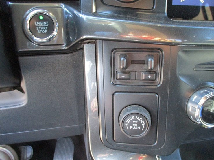 2022-ford-f150-xlt-image-11