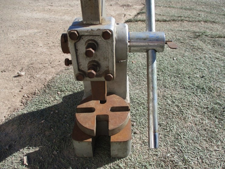 lot-of-manula-shop-press-image-2