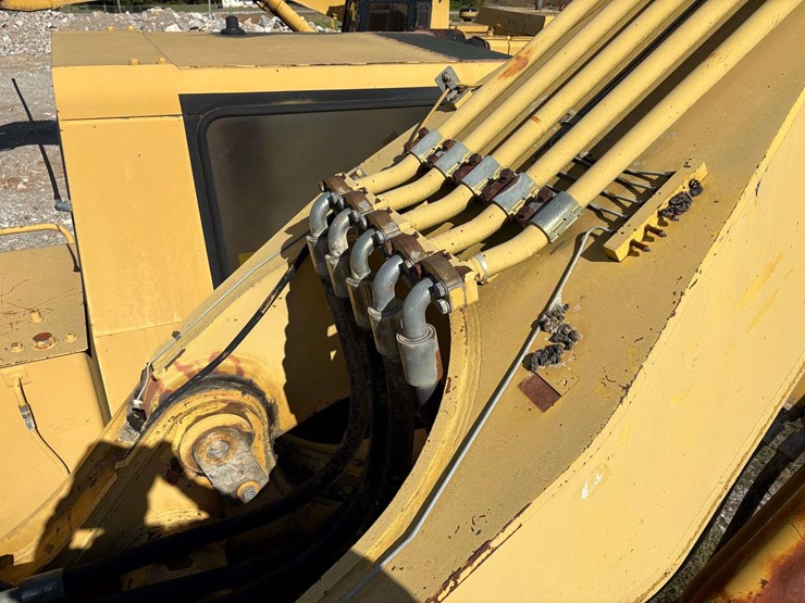 1995-caterpillar-375l-image-40