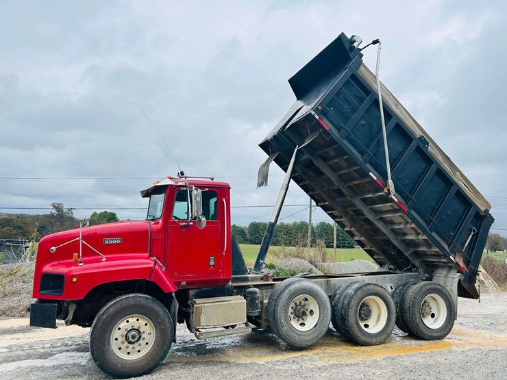 1997-international-paystar-5000-image-103