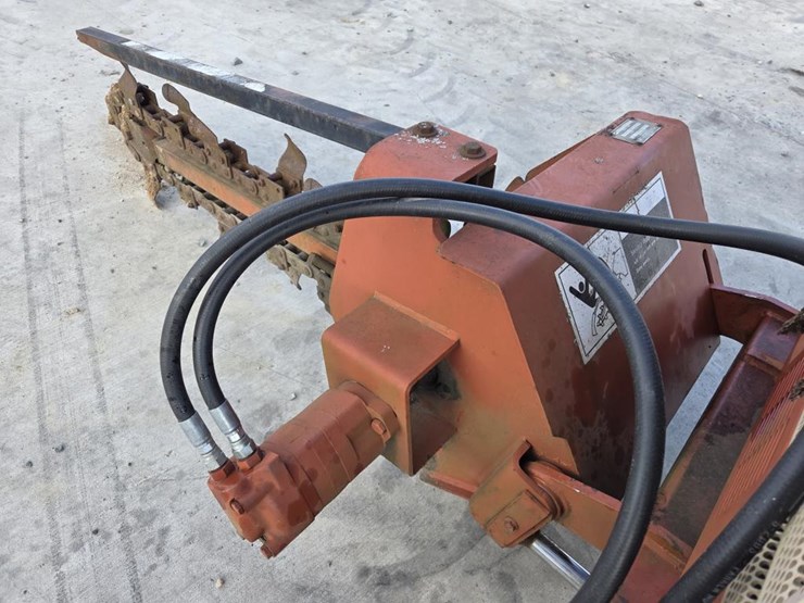 ditch-witch-350sx-image-11