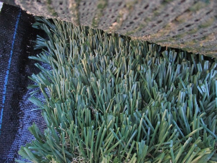 unused-roll-of-artificial-turf-image-4