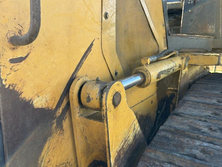 2008-deere-750j-xlt-image-34