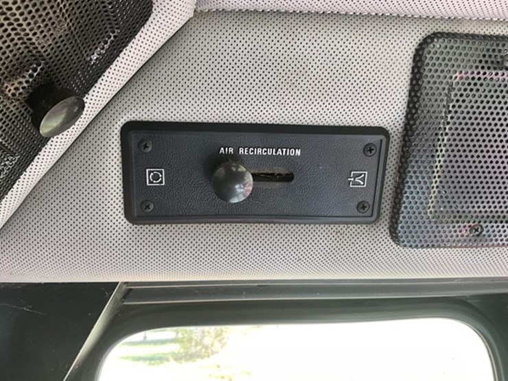 1993-case-ih-1666-image-28