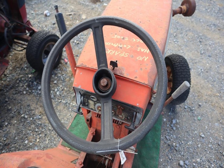 wheel-horse-lawn-&-garden-tractor-image-10