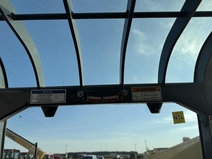 2013-gehl-dl11-image-42