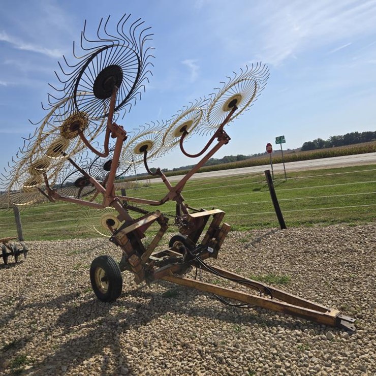 #5835 • PULL TYPE 10 WHEEL V-RAKE