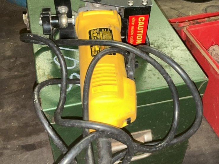 #106-•-dewalt-dw402g-angle-grinder/sharpener-image-4